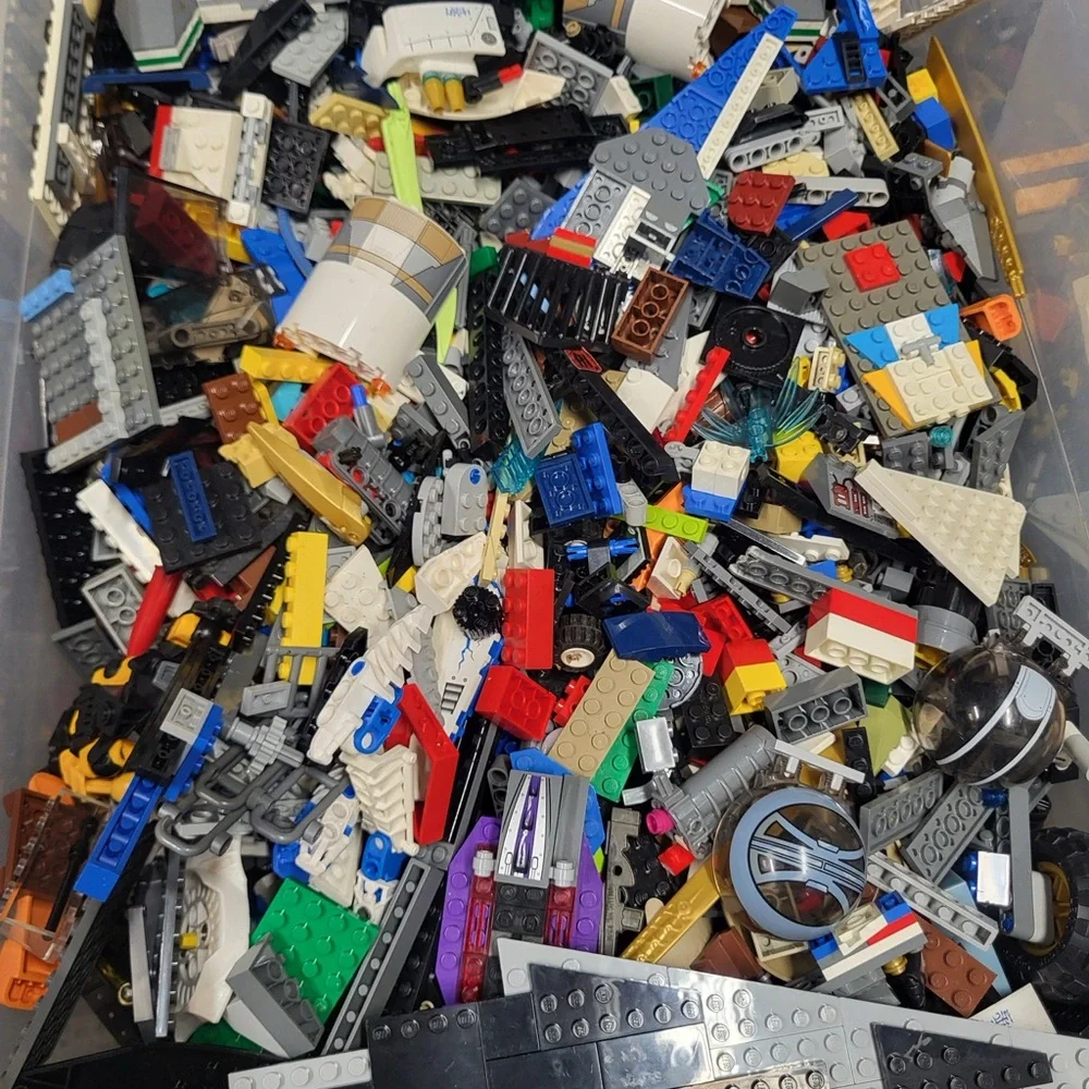 Lego 4 LBS of Random Mixed 100% Lego Bulk Lot’s - Picture 3 of 7